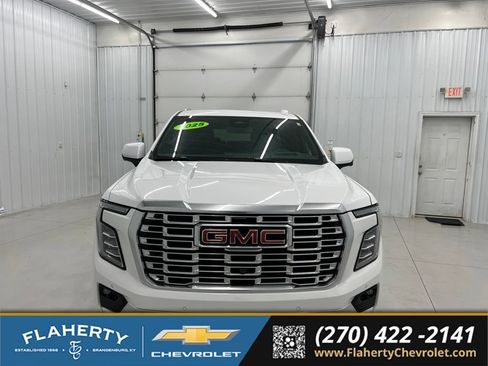 Used 2025 GMC Yukon XL Denali AWD/4WD image 7