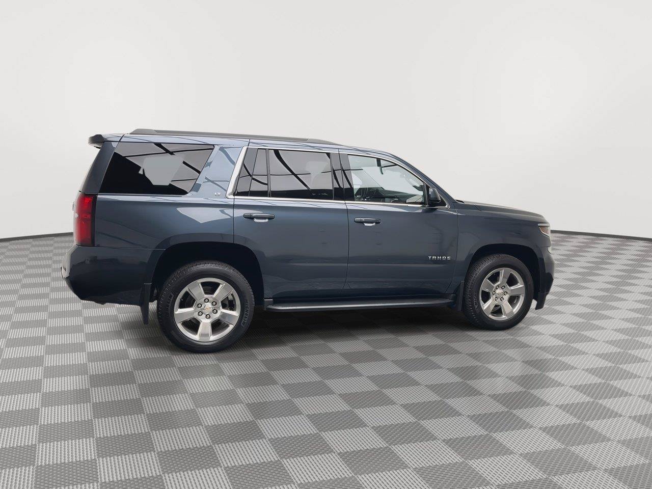 Used 2020 Chevrolet Tahoe LT w/ Luxury Package AWD/4WD image 45