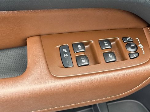 Certified 2023 Volvo XC60 T8 Plus image 12