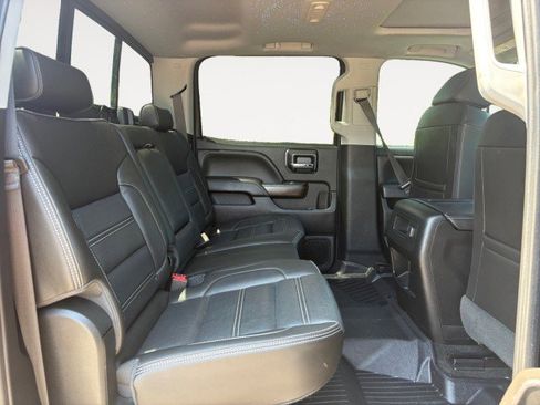 Used 2018 GMC Sierra 2500 Denali w/ Duramax Plus Package AWD/4WD image 8