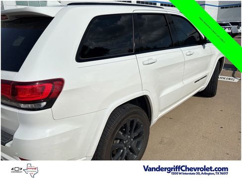 Used 2019 Jeep Grand Cherokee Altitude RWD image 6