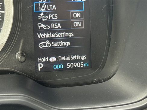 Used 2021 Toyota Corolla LE image 40