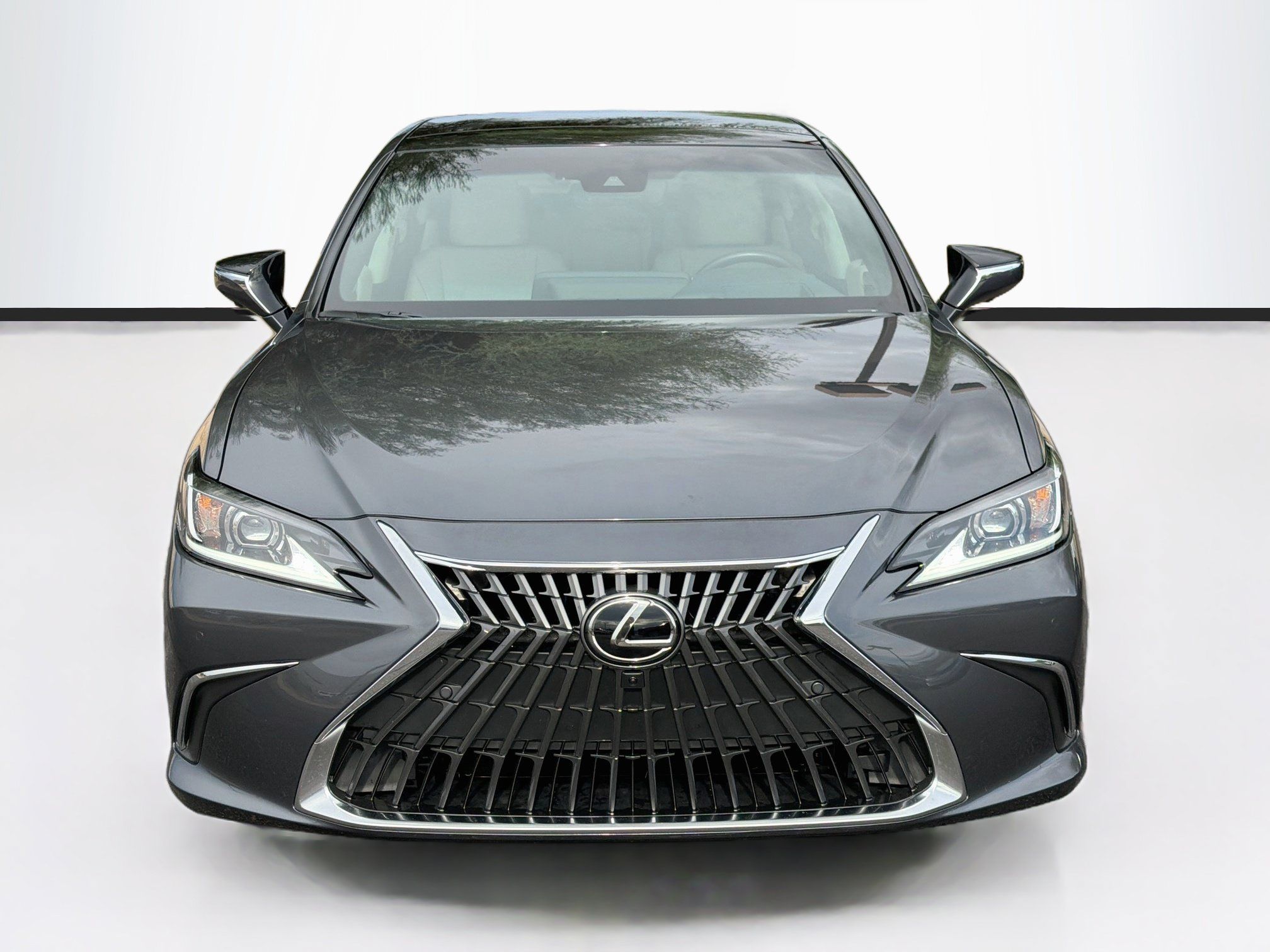 Used 2025 Lexus ES 350 w/ Luxury Package FWD image 2