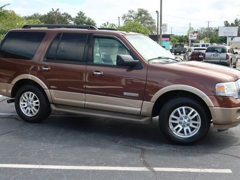 Used 2012 Ford Expedition XLT image 4