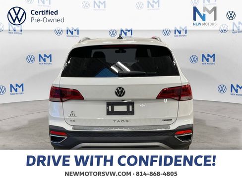 Used 2023 Volkswagen Taos SE w/ Black Wheel Package AWD/4WD image 4