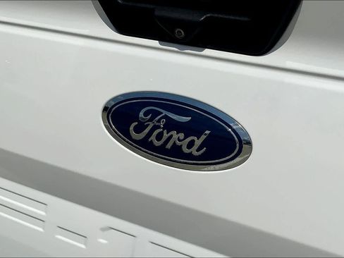 Used 2018 Ford F150 XLT w/ Equipment Group 302A Luxury image 10