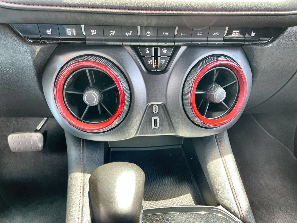 Used 2022 Chevrolet Blazer RS AWD/4WD image 17