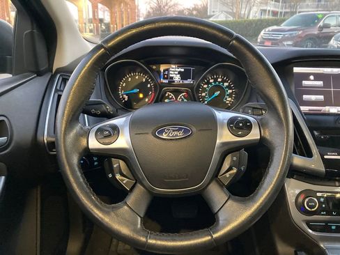 Used 2013 Ford Focus Titanium w/ Titanium Handling Pkg image 15