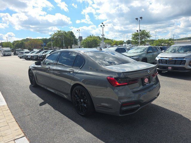 Used 2022 BMW 750i xDrive w/ Executive Package AWD/4WD image 4