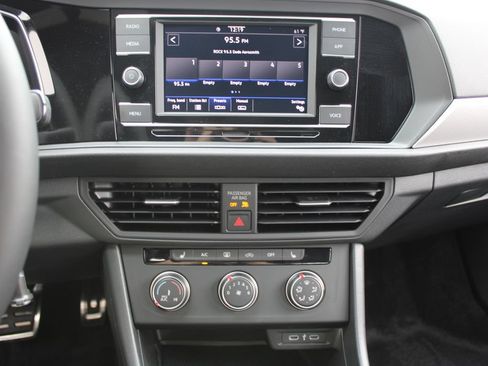 Certified 2024 Volkswagen Jetta Sport FWD image 14