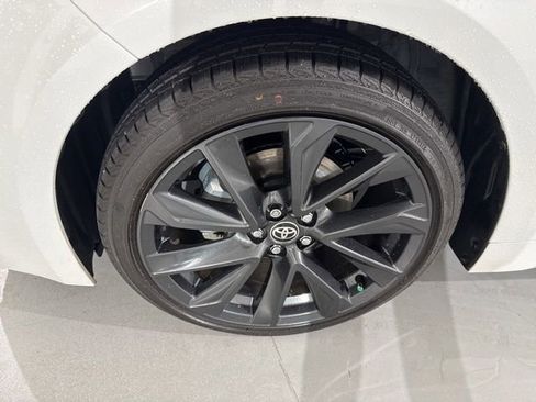 Used 2025 Toyota Corolla XSE FWD image 5