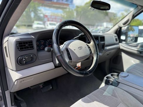 Used 2001 Ford Excursion XLT image 9