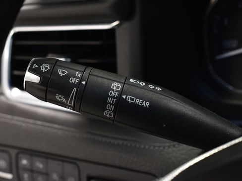 Used 2021 GMC Yukon Denali w/ Denali Premium Package image 20