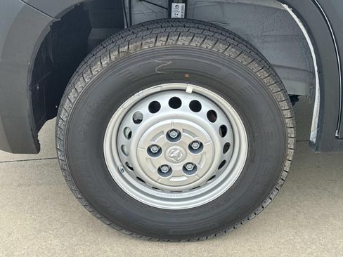 New 2026 RAM ProMaster 2500 w/ Convenience Group FWD image 4