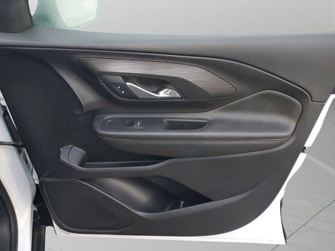 Used 2021 GMC Terrain SLT image 13