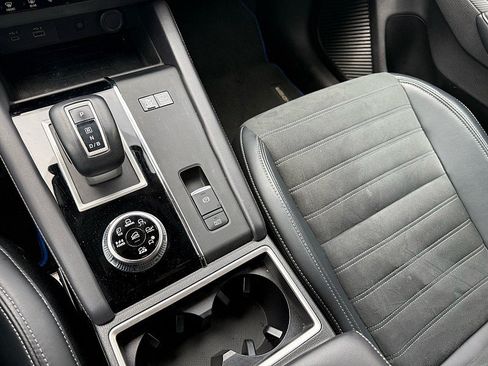 Used 2024 Mitsubishi Outlander SE AWD/4WD image 25