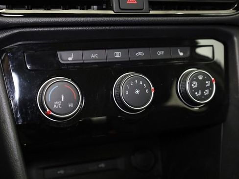 Used 2023 Volkswagen Taos SE image 23