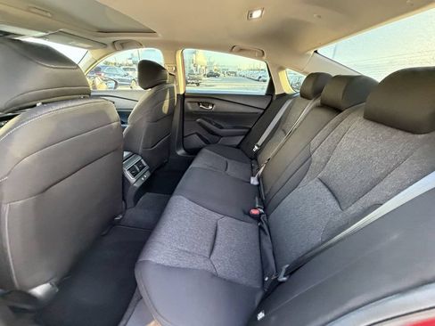 Used 2025 Honda Accord SE image 12