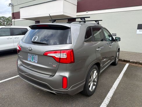 Used 2014 Kia Sorento SX w/ 3rd Row Package FWD image 4