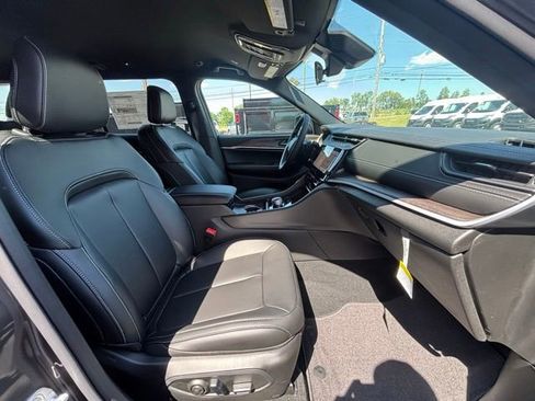 New 2026 Jeep Grand Cherokee L Limited RWD image 7