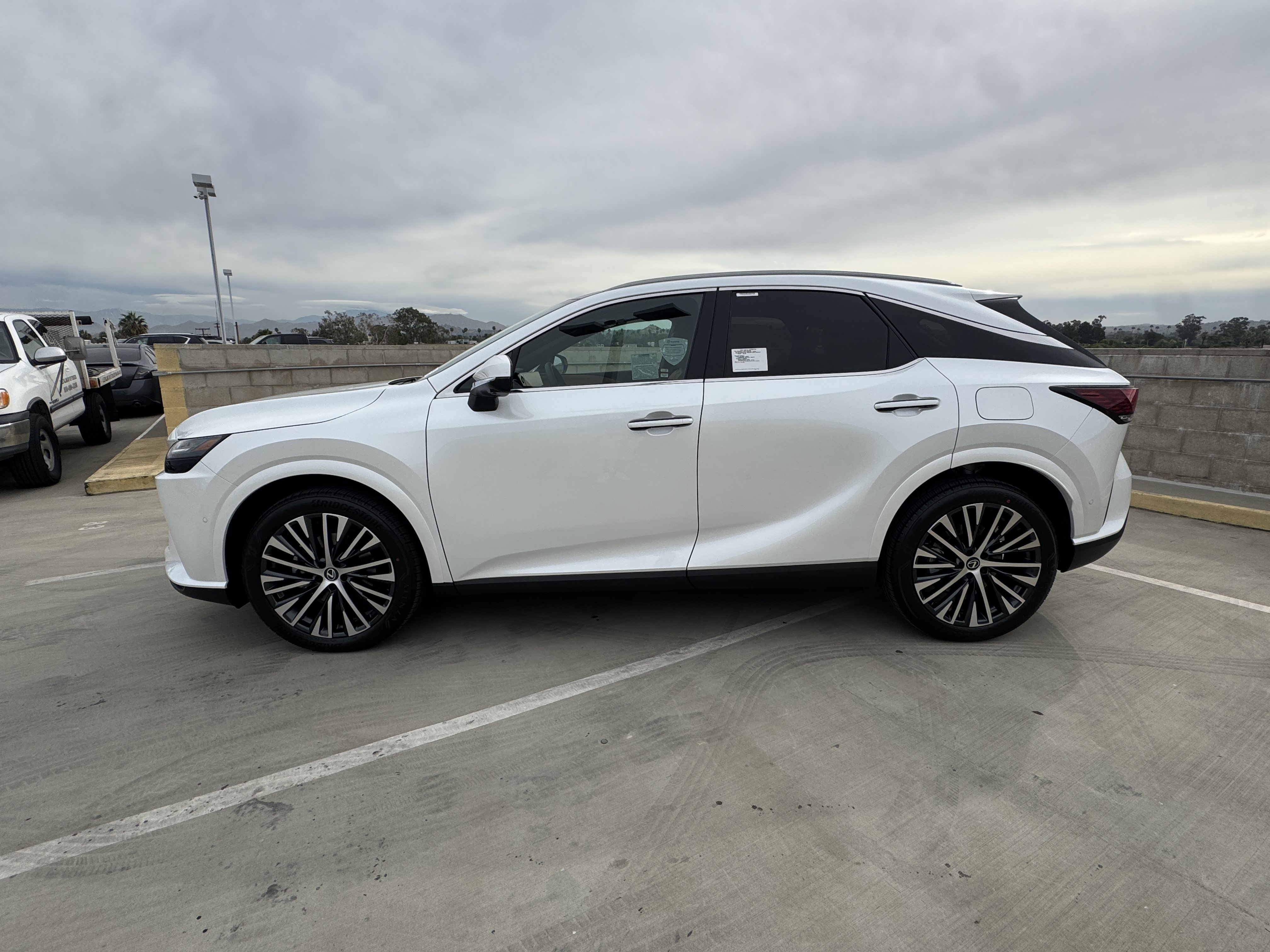 New 2026 Lexus RX 350h AWD/4WD image 6