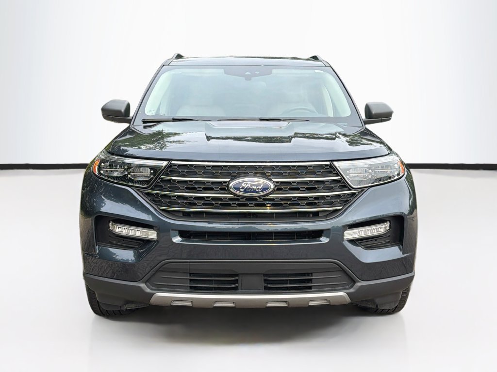 Certified 2024 Ford Explorer XLT w/ Equipment Group 202A AWD/4WD image 2