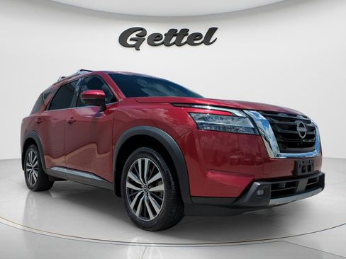 Certified 2022 Nissan Pathfinder Platinum w/ Cargo Package FWD image 3