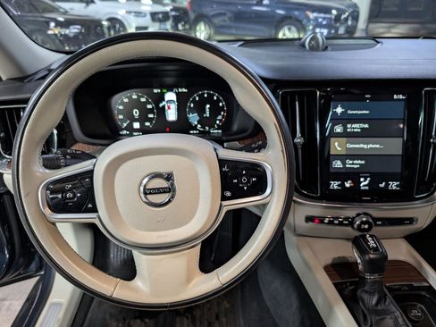 Used 2019 Volvo V60 T6 Inscription image 11