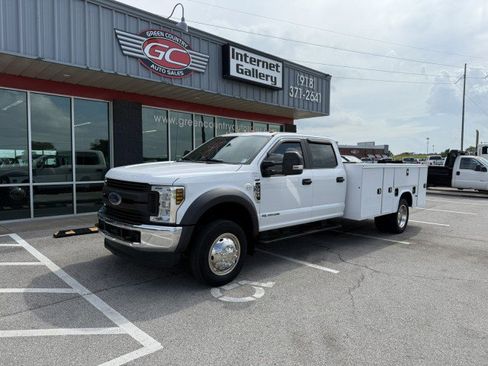 Used 2019 Ford F550 XL image 2