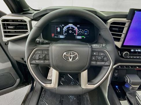 Used 2025 Toyota Sequoia Limited w/ Tow Technology Package AWD/4WD image 11