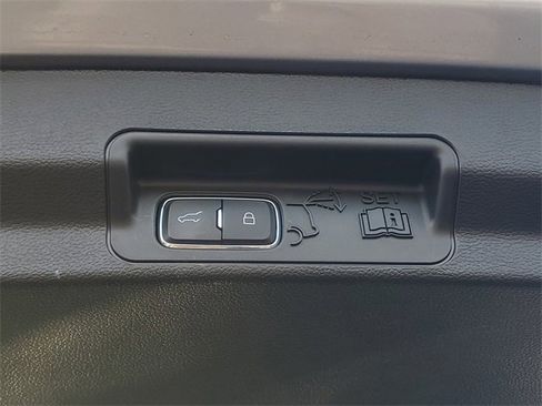 Certified 2023 Ford Explorer XLT w/ Equipment Group 202A image 7