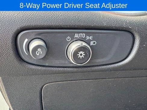 Used 2025 Chevrolet Malibu RS FWD image 13