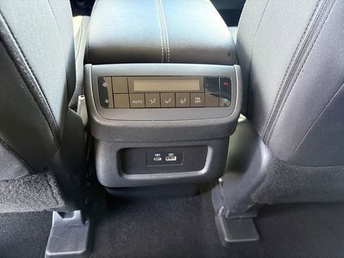 Used 2025 Nissan Pathfinder SV FWD image 23