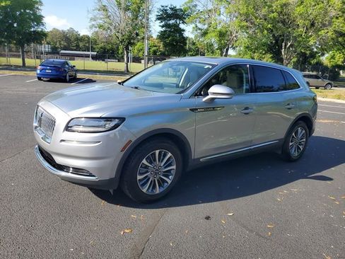 Used 2023 Lincoln Nautilus Reserve FWD image 2