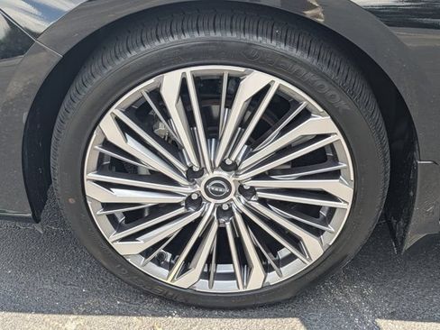 Used 2024 Nissan Altima 2.5 SL FWD image 11