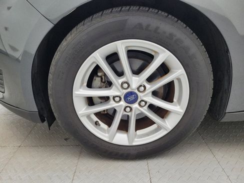 Used 2015 Ford Focus SE image 31