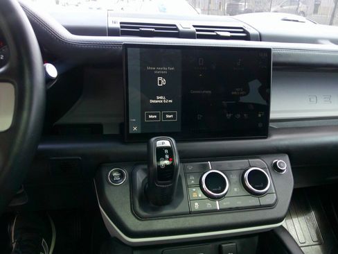 Used 2023 Land Rover Defender 130 X-Dynamic SE AWD/4WD image 31