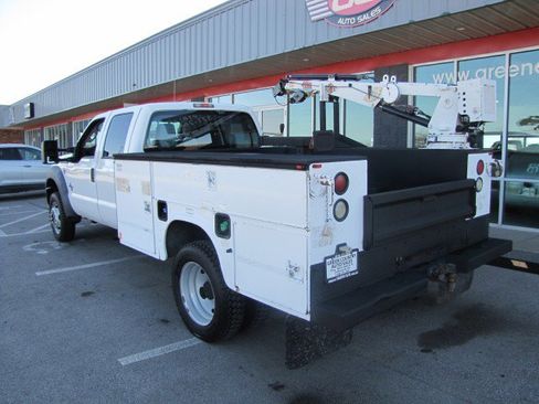 Used 2011 Ford F550 4x4 Crew Cab Super Duty w/ Payload Upgrade Pkg image 5