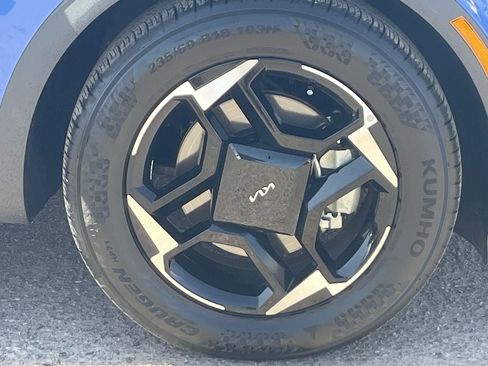 Certified 2026 Kia Sportage EX FWD image 9