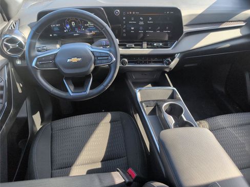 Used 2025 Chevrolet Equinox LT FWD image 32