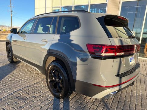 Certified 2025 Volkswagen Atlas Peak Edition SE image 5