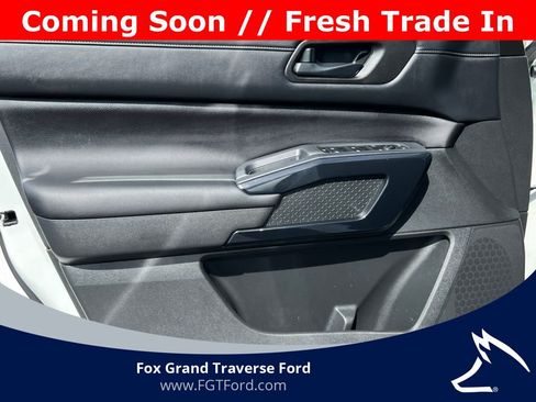 Used 2024 Nissan Pathfinder SV AWD/4WD image 12