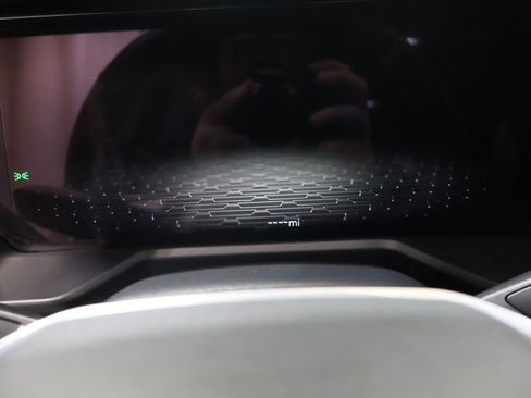 Used 2025 GMC Acadia Elevation image 36