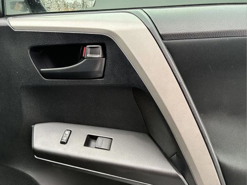 Used 2018 Toyota RAV4 LE w/ All Weather Liner Package image 35