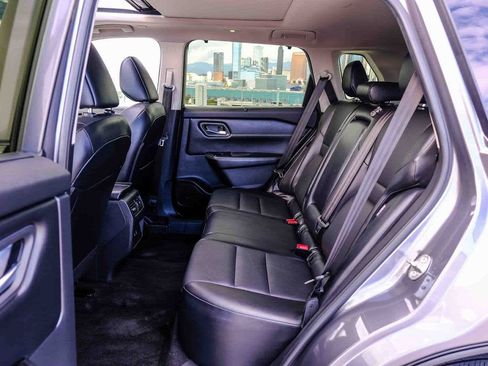 Used 2024 Nissan Rogue SV w/ SV Premium Package FWD image 18