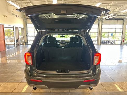 Used 2023 Ford Explorer XLT w/ Equipment Group 202A AWD/4WD image 29