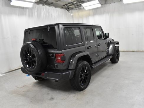 Used 2022 Jeep Wrangler Unlimited Sahara w/ Cold Weather Group image 5
