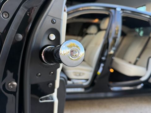 Used 2013 Rolls-Royce Ghost RWD image 24