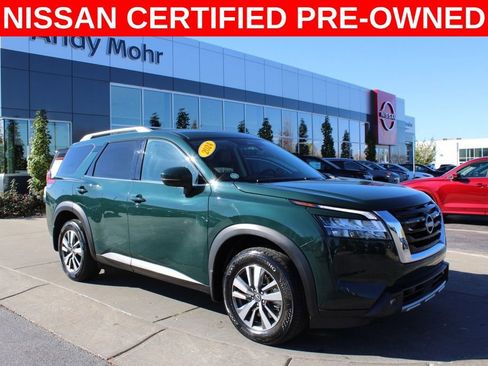 Used 2024 Nissan Pathfinder SL w/ Lighting Package (N92) image 1
