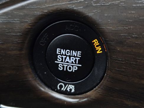 Used 2018 Jeep Grand Cherokee Limited RWD image 28
